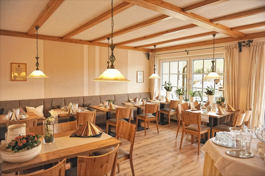 Wein & Gaestehaus Rosenlay Lieser Exteriör bild